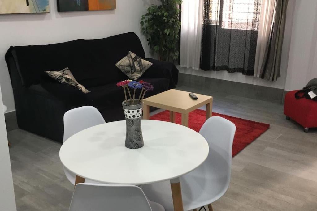 Apartamento A, A 3 Minutos De La Estacion Central De Bus Y Tren Малага Екстериор снимка