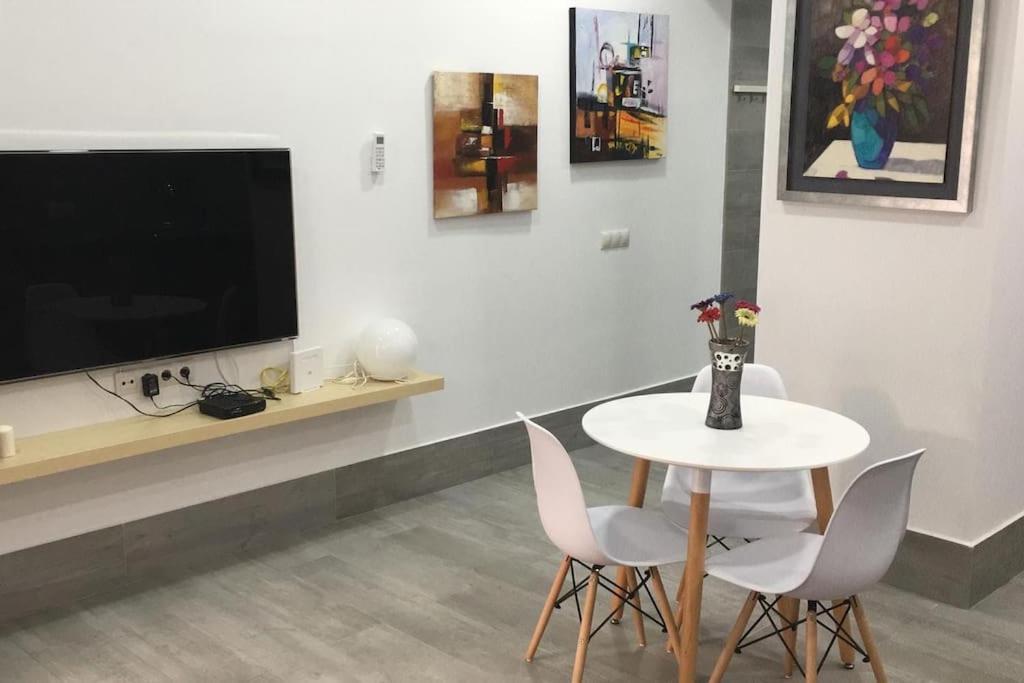 Apartamento A, A 3 Minutos De La Estacion Central De Bus Y Tren Малага Екстериор снимка
